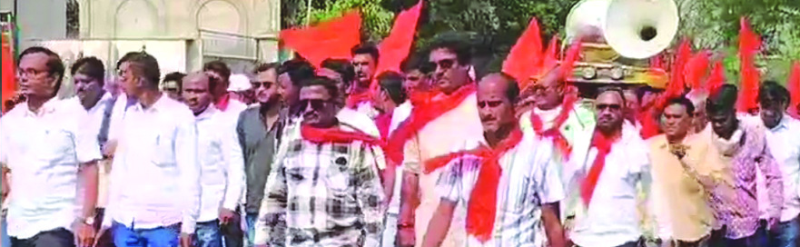 धान उत्पादकांची जिल्हाधिकारी कार्यालयावर धडक