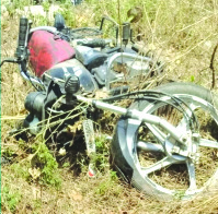 दुचाकी स्लिप झाल्याने चालकाचा जागीच मृत्यू