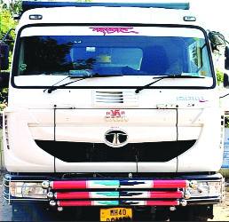 अवैध रेती वाहतुकीचा टिप्पर पकडला